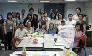 工作坊之後合影,展示規劃圖 bh9